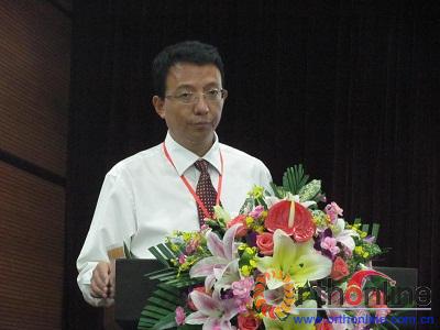 赵金忠教授主持会议赵金忠教授作学术报告冯华教授作学术报告冯华教授